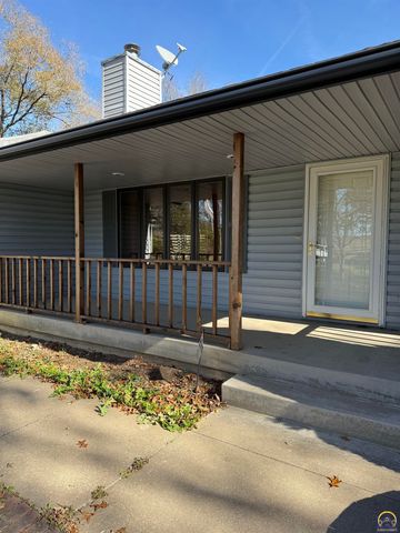 7830 SE Ratner RD, Berryton, KS 66409