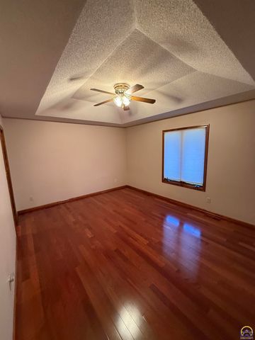 7830 SE Ratner RD, Berryton, KS 66409