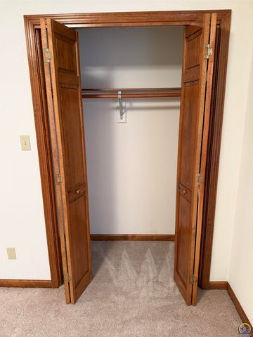 7830 SE Ratner RD, Berryton, KS 66409