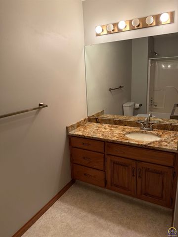 7830 SE Ratner RD, Berryton, KS 66409