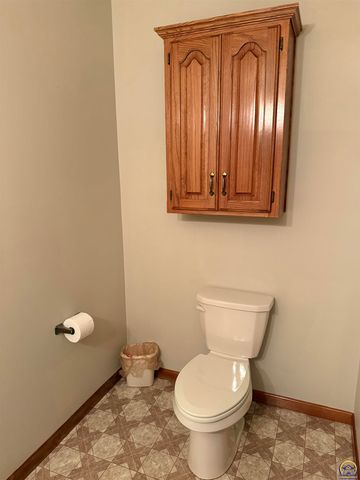 7830 SE Ratner RD, Berryton, KS 66409