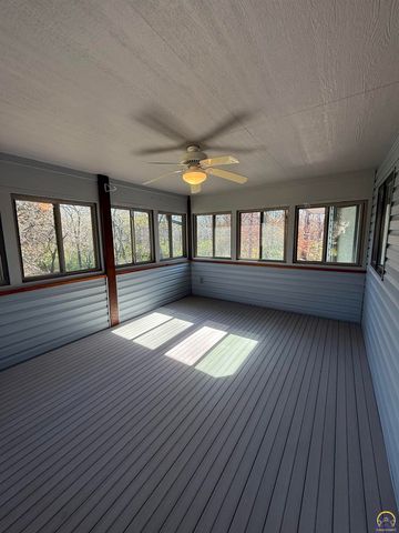 7830 SE Ratner RD, Berryton, KS 66409