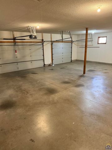 7830 SE Ratner RD, Berryton, KS 66409