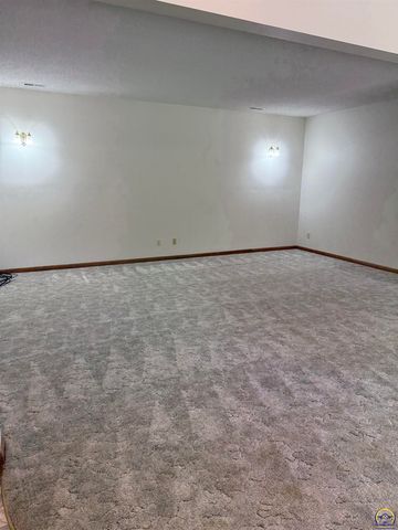 7830 SE Ratner RD, Berryton, KS 66409