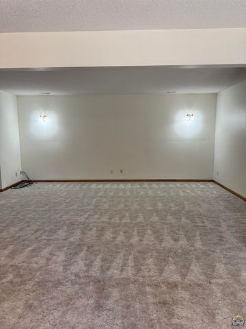 7830 SE Ratner RD, Berryton, KS 66409