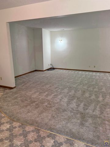 7830 SE Ratner RD, Berryton, KS 66409