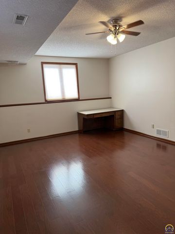 7830 SE Ratner RD, Berryton, KS 66409