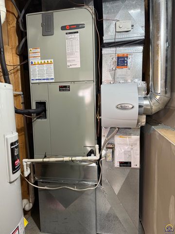 7830 SE Ratner RD, Berryton, KS 66409