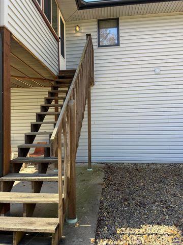 7830 SE Ratner RD, Berryton, KS 66409