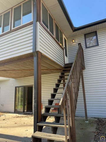 7830 SE Ratner RD, Berryton, KS 66409