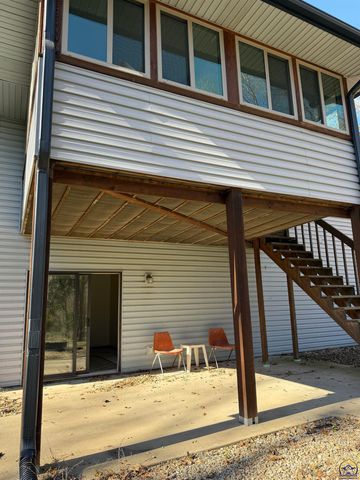 7830 SE Ratner RD, Berryton, KS 66409