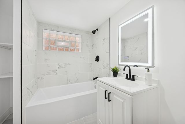 8948 S Vincennes Avenue, Chicago, IL 60620