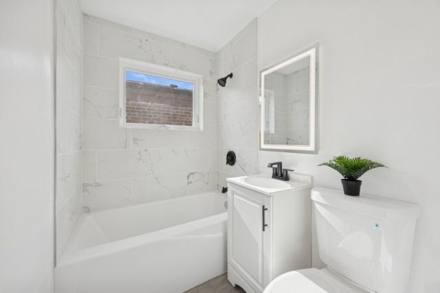 8948 S Vincennes Avenue, Chicago, IL 60620