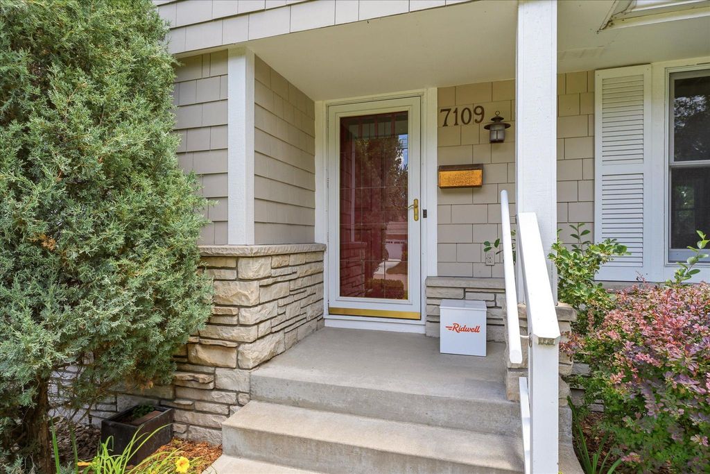 7109 Heatherton Trail, Edina, MN 55435 — photo 5