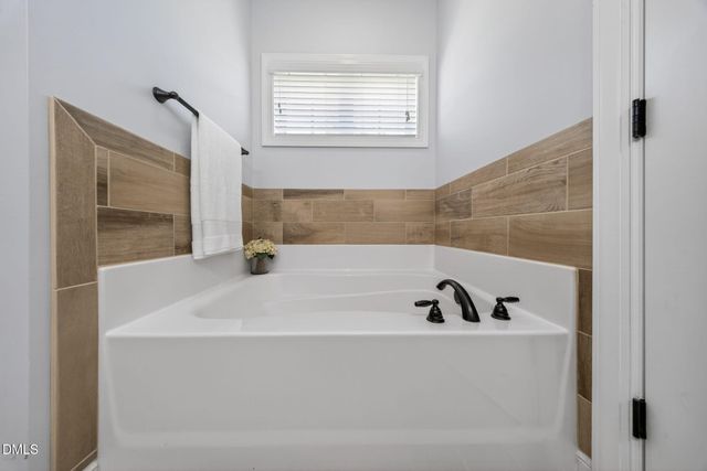 18 Heathgreen Drive, Clayton, NC 27527