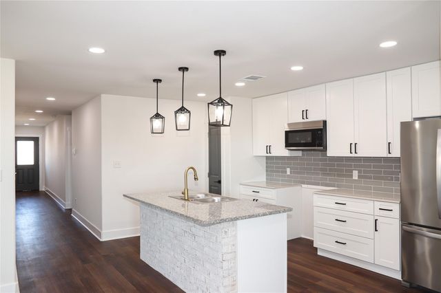 8009 Candor, Navasota, TX 77868