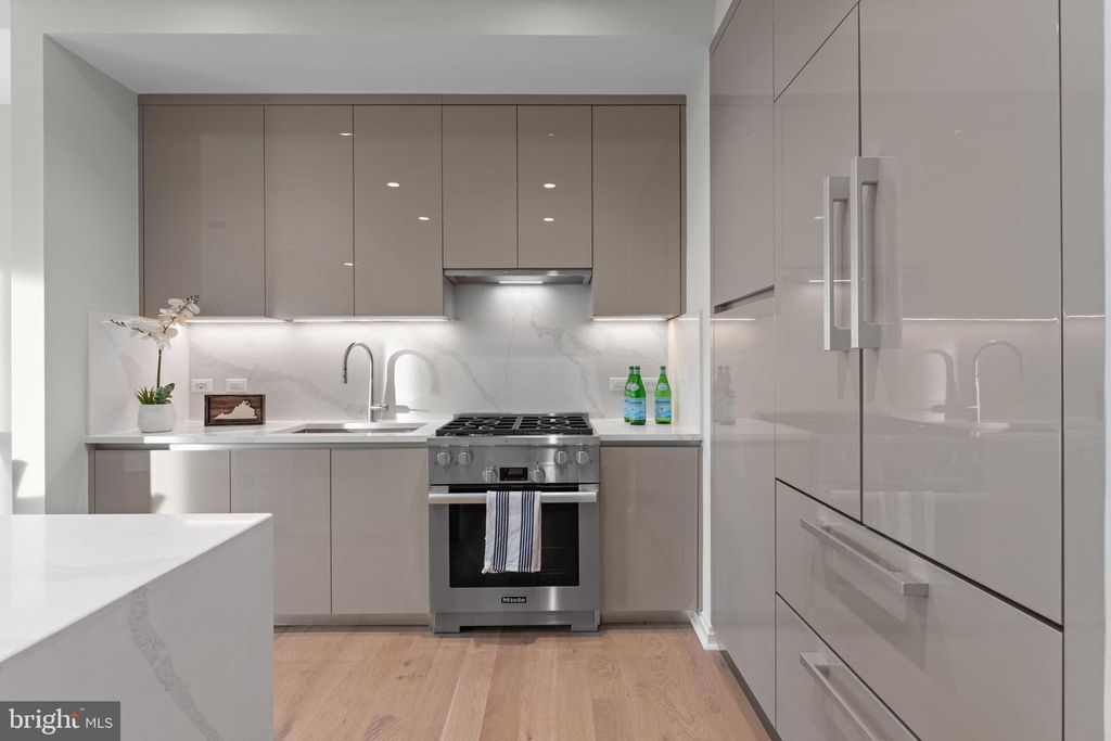Image 13 of property listing at 7887 JONES BRANCH DR #1503, Mclean, VA 22102