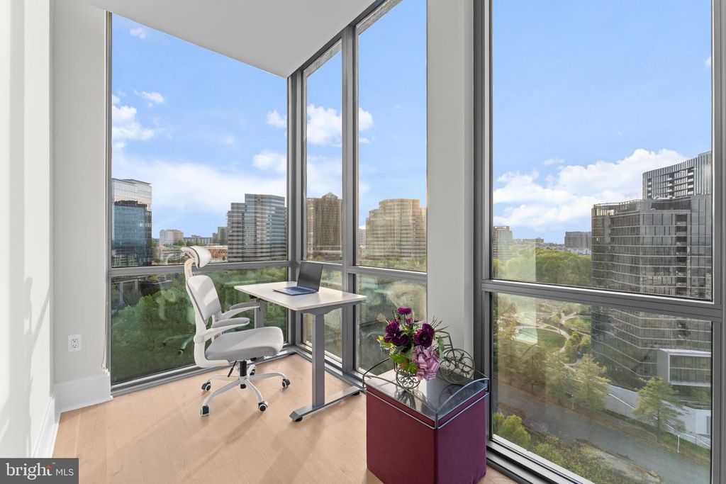 Image 15 of property listing at 7887 JONES BRANCH DR #1503, Mclean, VA 22102