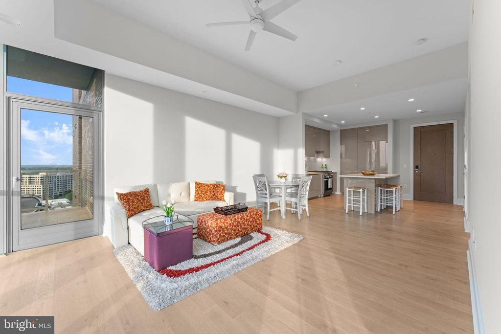 Image 17 of property listing at 7887 JONES BRANCH DR #1503, Mclean, VA 22102