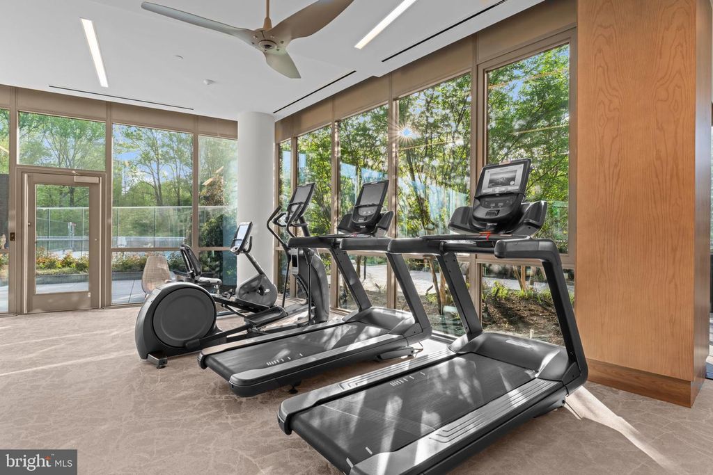 Image 28 of property listing at 7887 JONES BRANCH DR #1503, Mclean, VA 22102