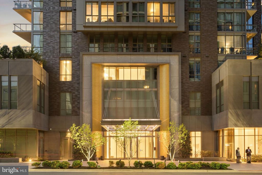 Image 3 of property listing at 7887 JONES BRANCH DR #1503, Mclean, VA 22102