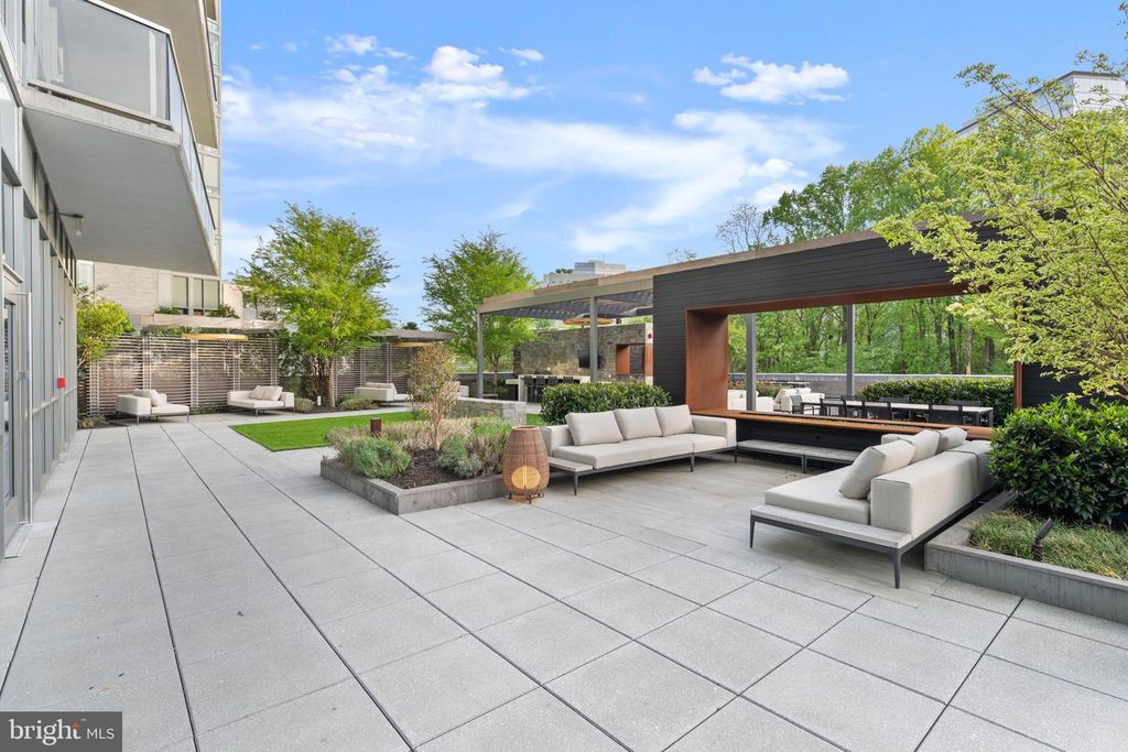 Image 32 of property listing at 7887 JONES BRANCH DR #1503, Mclean, VA 22102