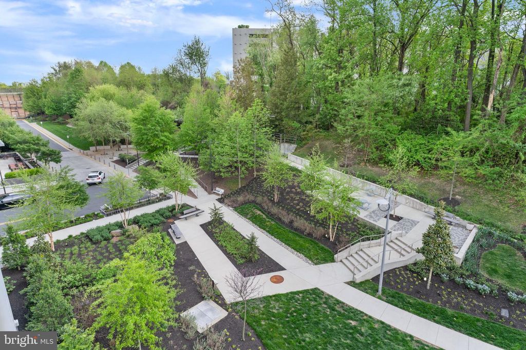 Image 37 of property listing at 7887 JONES BRANCH DR #1503, Mclean, VA 22102