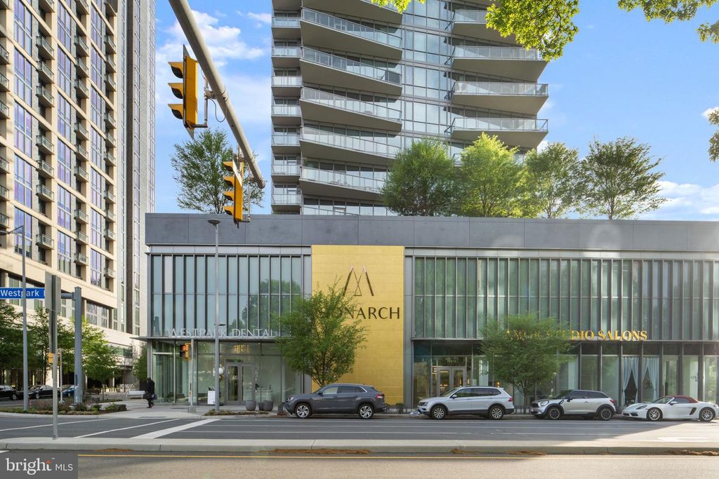 Image 4 of property listing at 7887 JONES BRANCH DR #1503, Mclean, VA 22102