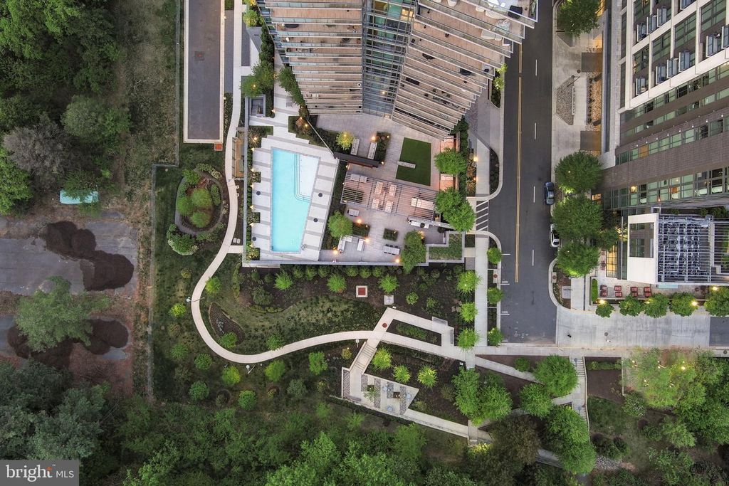 Image 57 of property listing at 7887 JONES BRANCH DR #1503, Mclean, VA 22102