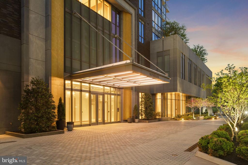 Image 6 of property listing at 7887 JONES BRANCH DR #1503, Mclean, VA 22102