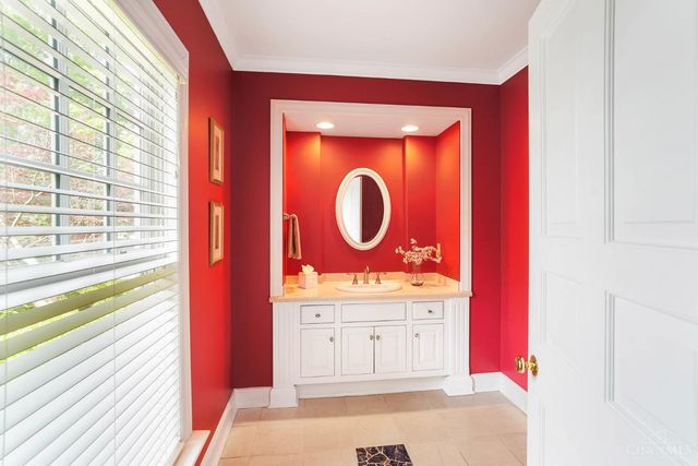 2780 Walsh Road, Cincinnati, OH 45208