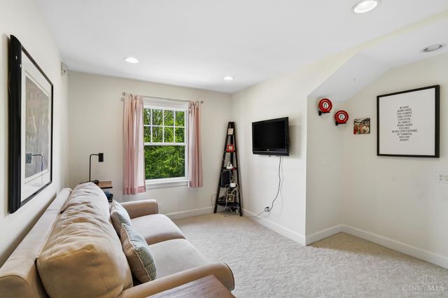 2780 Walsh Road, Cincinnati, OH 45208