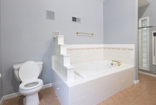 445 Captain Eames Cir 445, Ashland, MA 01721