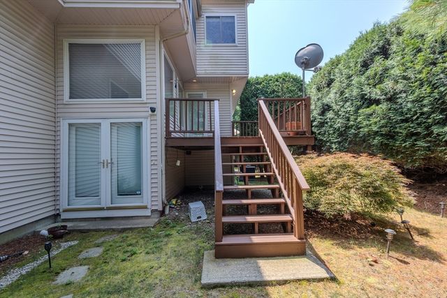445 Captain Eames Cir 445, Ashland, MA 01721