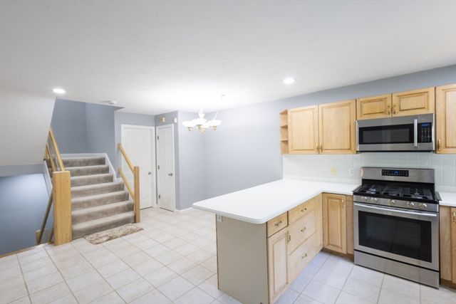 445 Captain Eames Cir 445, Ashland, MA 01721
