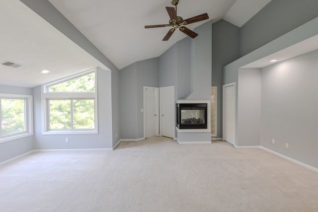 445 Captain Eames Cir 445, Ashland, MA 01721