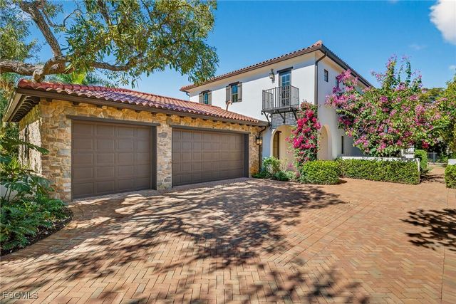 16469 Celebrita CT, Naples, FL 34110