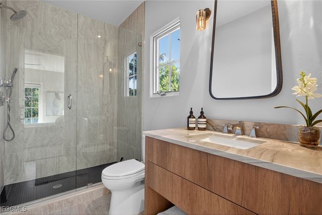 16469 Celebrita CT, Naples, FL 34110