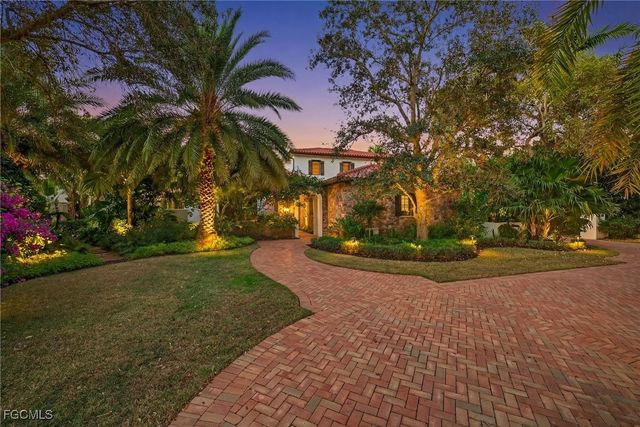 16469 Celebrita CT, Naples, FL 34110