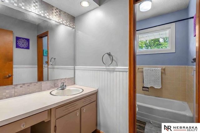 4710 S 44th Street, Lincoln, NE 68516