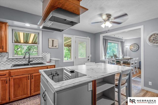 4710 S 44th Street, Lincoln, NE 68516