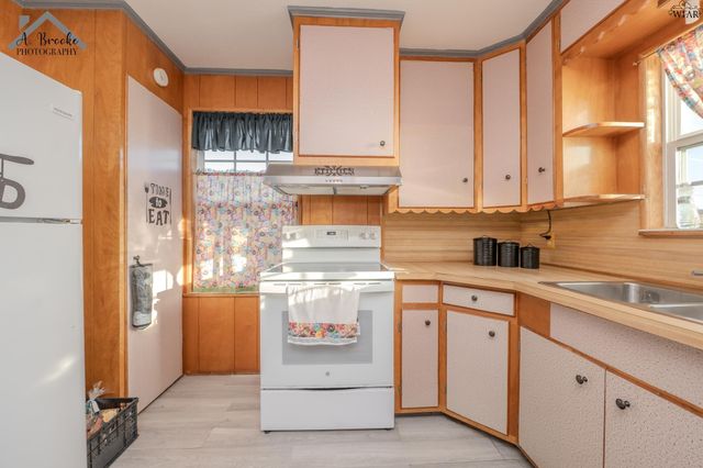 408 E IDA AVENUE, Electra, TX 76360