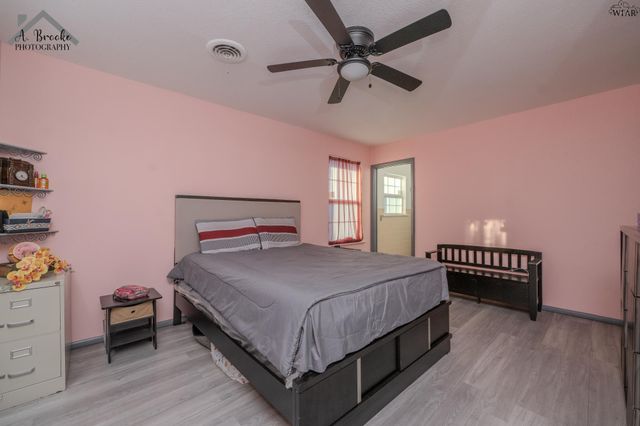 408 E IDA AVENUE, Electra, TX 76360