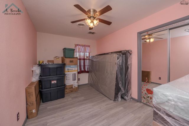 408 E IDA AVENUE, Electra, TX 76360