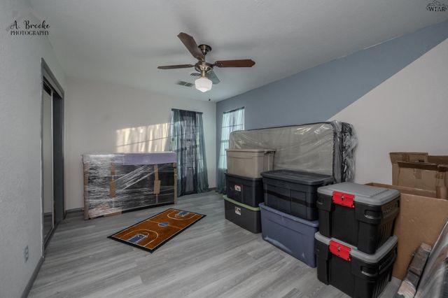 408 E IDA AVENUE, Electra, TX 76360