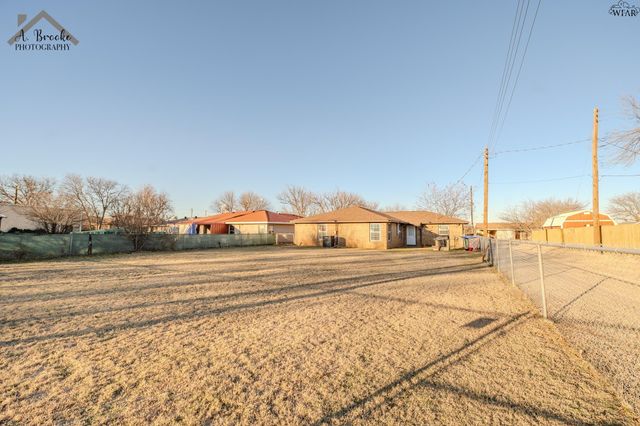 408 E IDA AVENUE, Electra, TX 76360