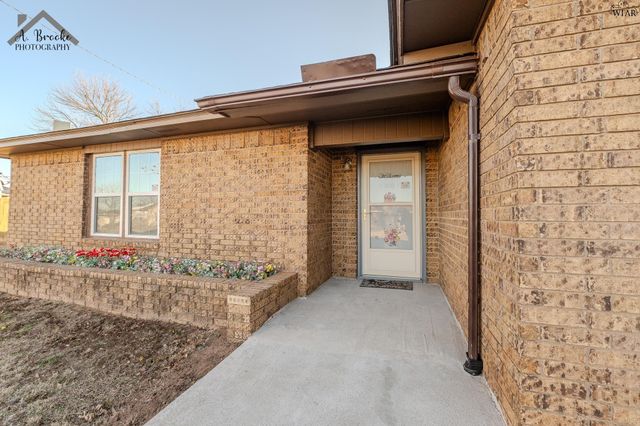 408 E IDA AVENUE, Electra, TX 76360