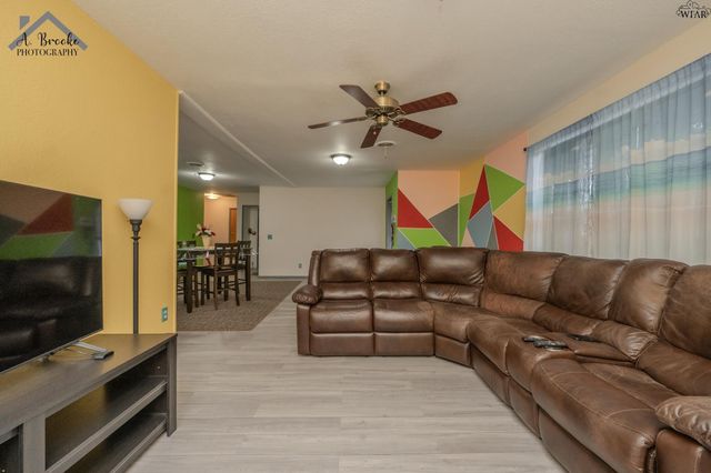 408 E IDA AVENUE, Electra, TX 76360