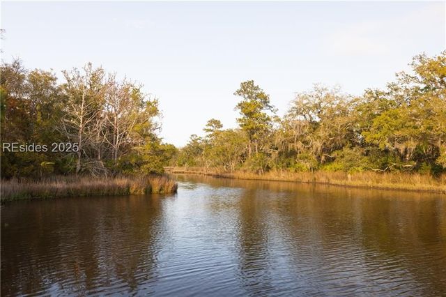 14 Vista Blvd W, St Helena Island, SC 29920