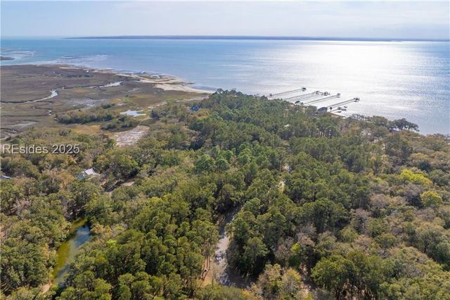 14 Vista Blvd W, St Helena Island, SC 29920